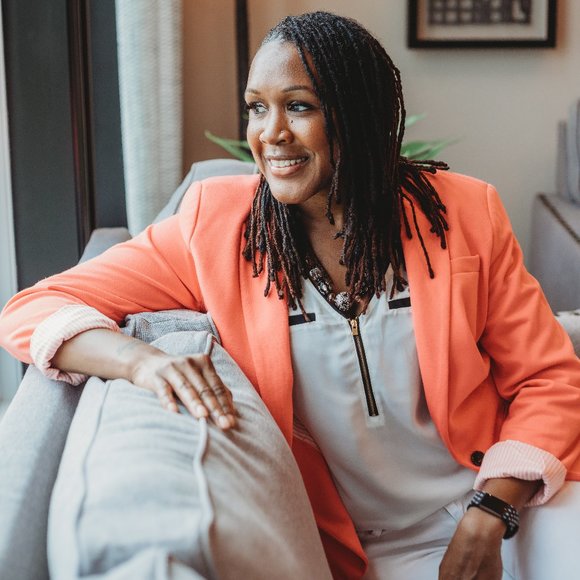 Meet your Posher, LaToya - Picture 2 of 8